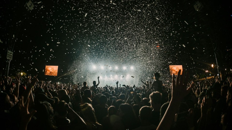 Polatlı ve Beypazarı festival meydanlarında açık hava sahnesi ve dış mekan LED ekran