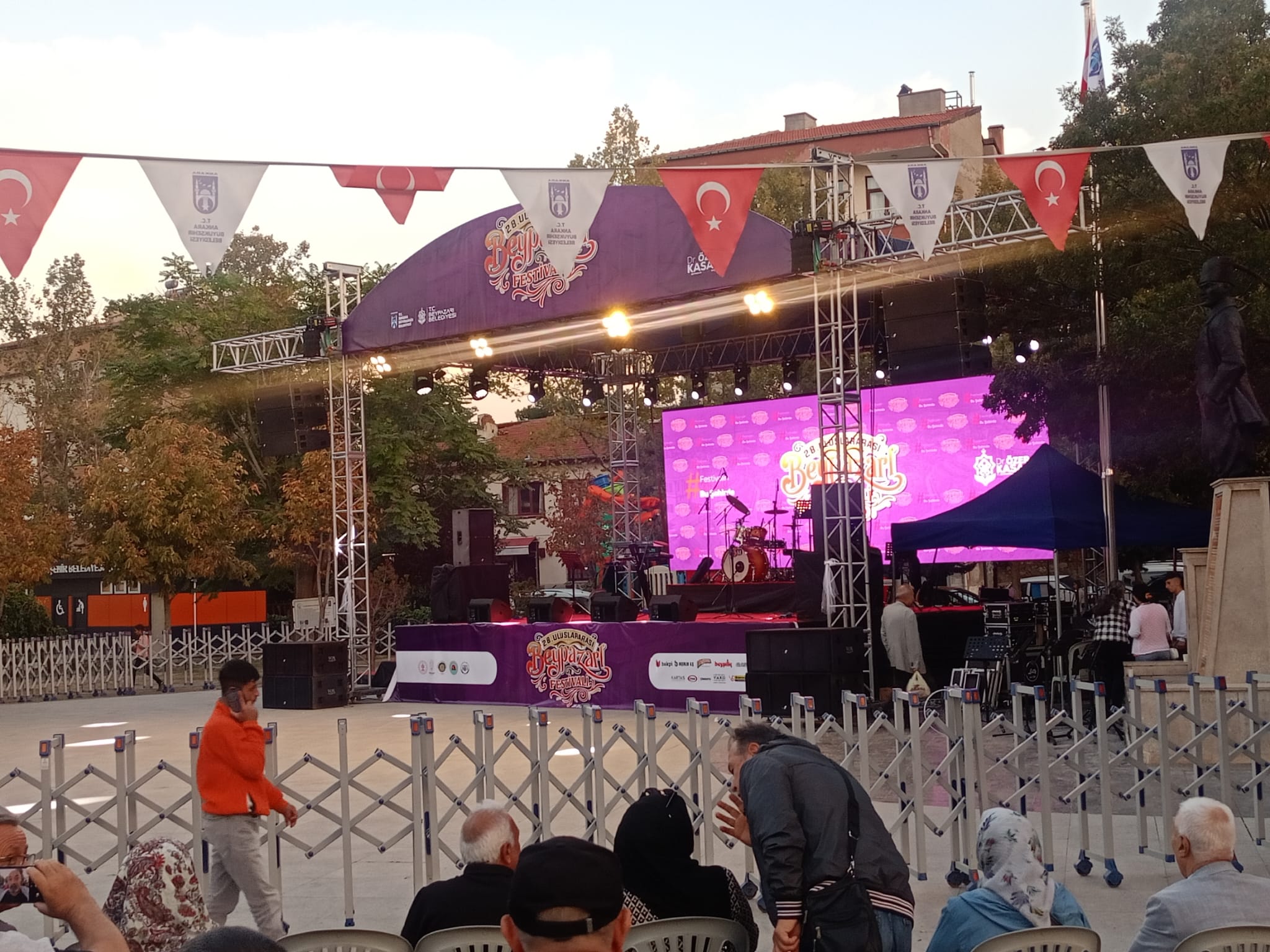 Sahne ve Podyum Kurulumu